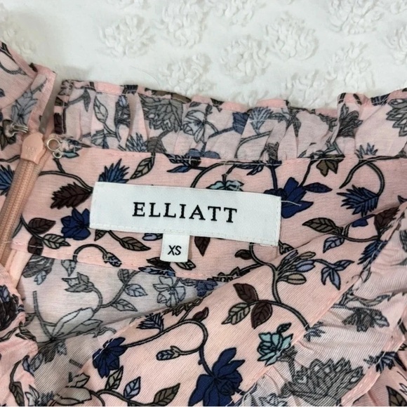 Elliatt Wide-Leg Pants - Picture 4 of 7